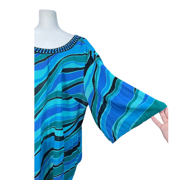 Catherines Women's Scoop Neck Flutter Sleeve Beaded Blouse Plus Size 1X 18/20W - Picture 8 of 9